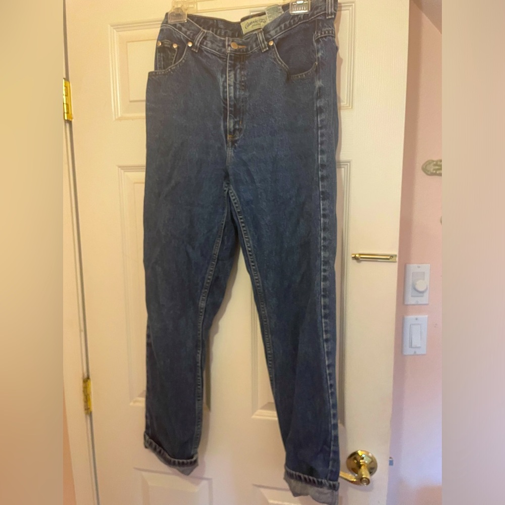 Vintage St. John’s Bay High Waisted Jeans. Lightly worn and in great condition!